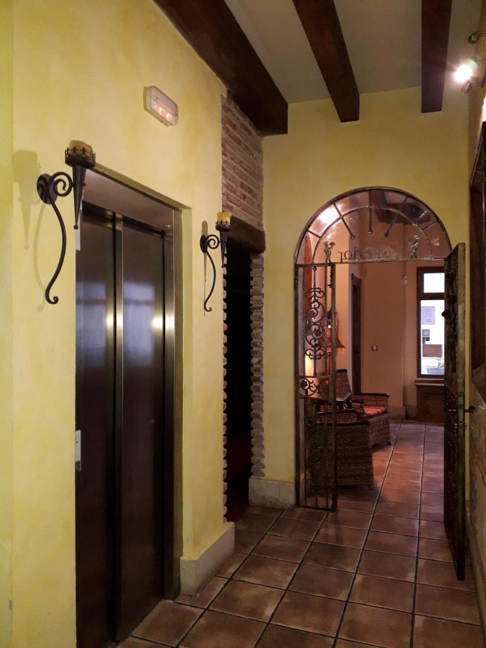 Hotel Rural El Marques Saldaña Екстериор снимка